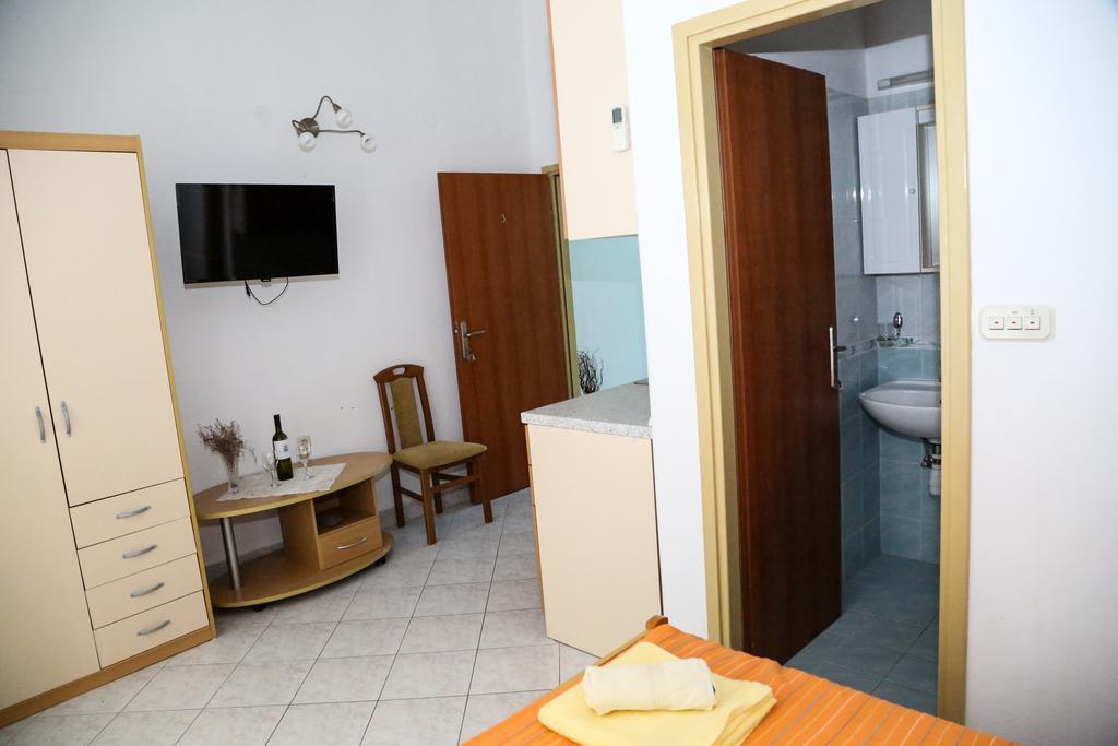 Apartments Dragica Milna  Zewnętrze zdjęcie